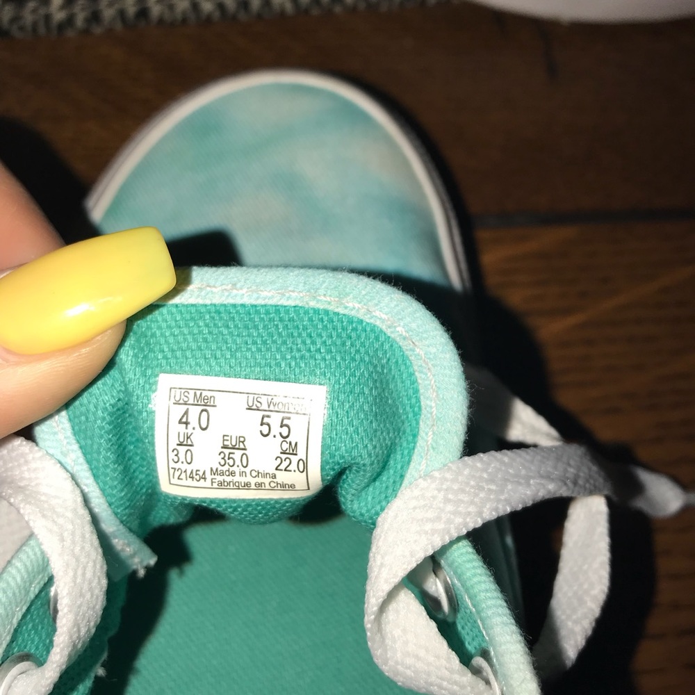 Women’s Vans - Picture 4 of 4